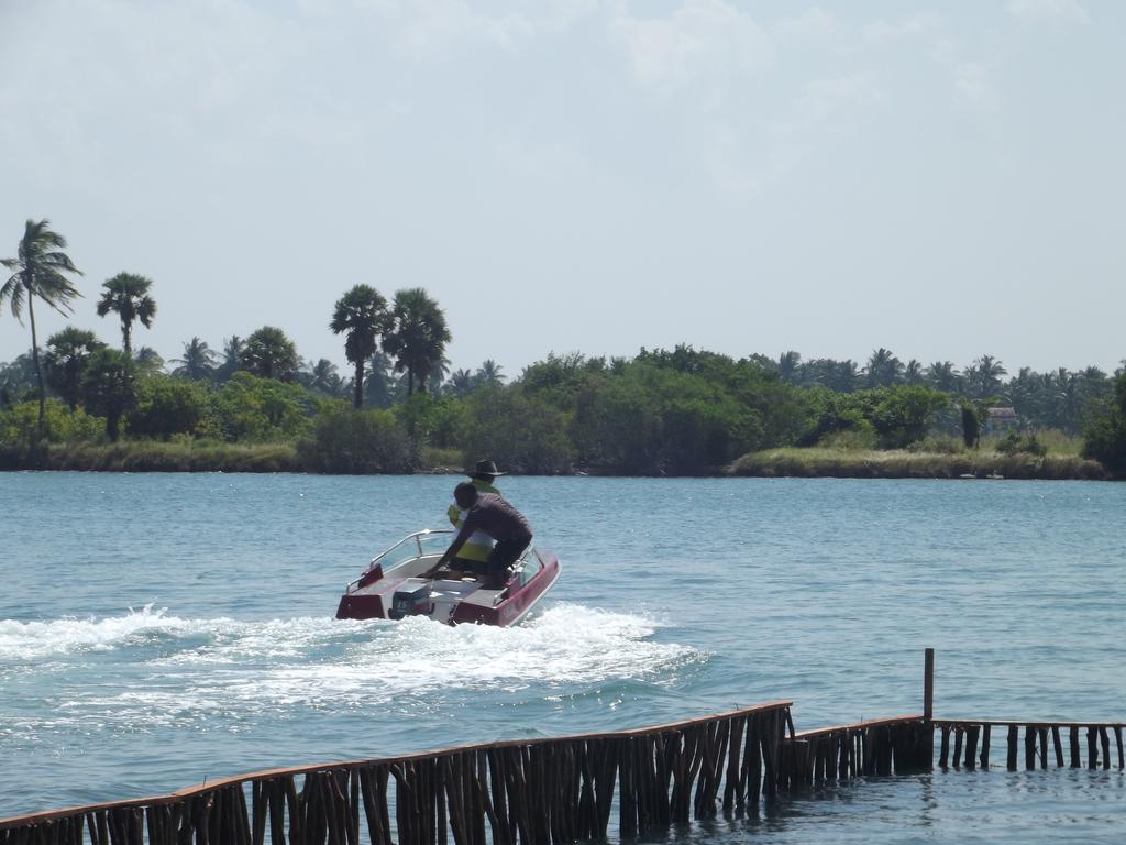 Lord Of The Forest Hotel Batticaloa Buitenkant foto