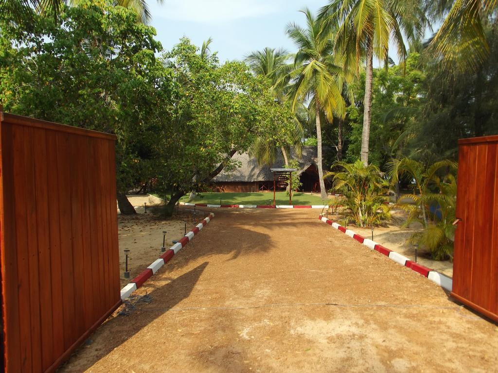 Lord Of The Forest Hotel Batticaloa Kamer foto