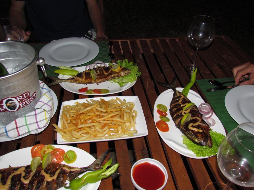 Lord Of The Forest Hotel Batticaloa Buitenkant foto