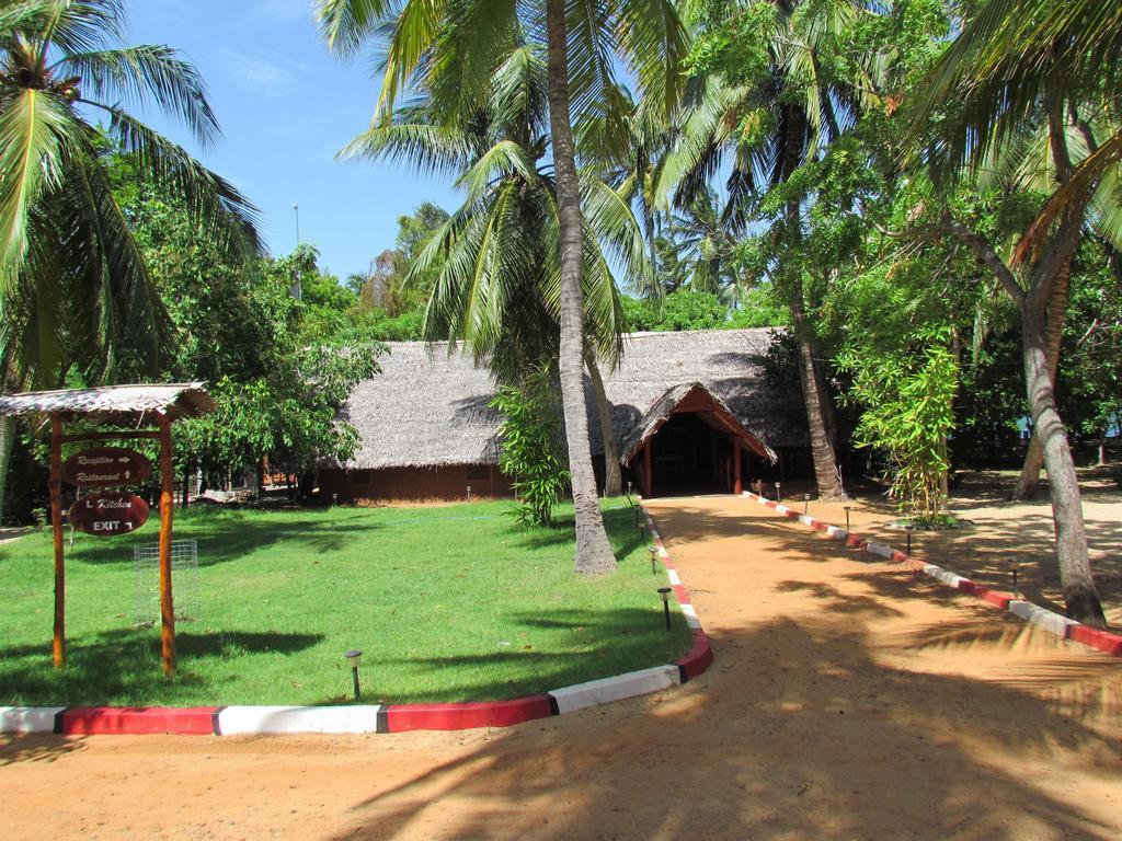 Lord Of The Forest Hotel Batticaloa Buitenkant foto